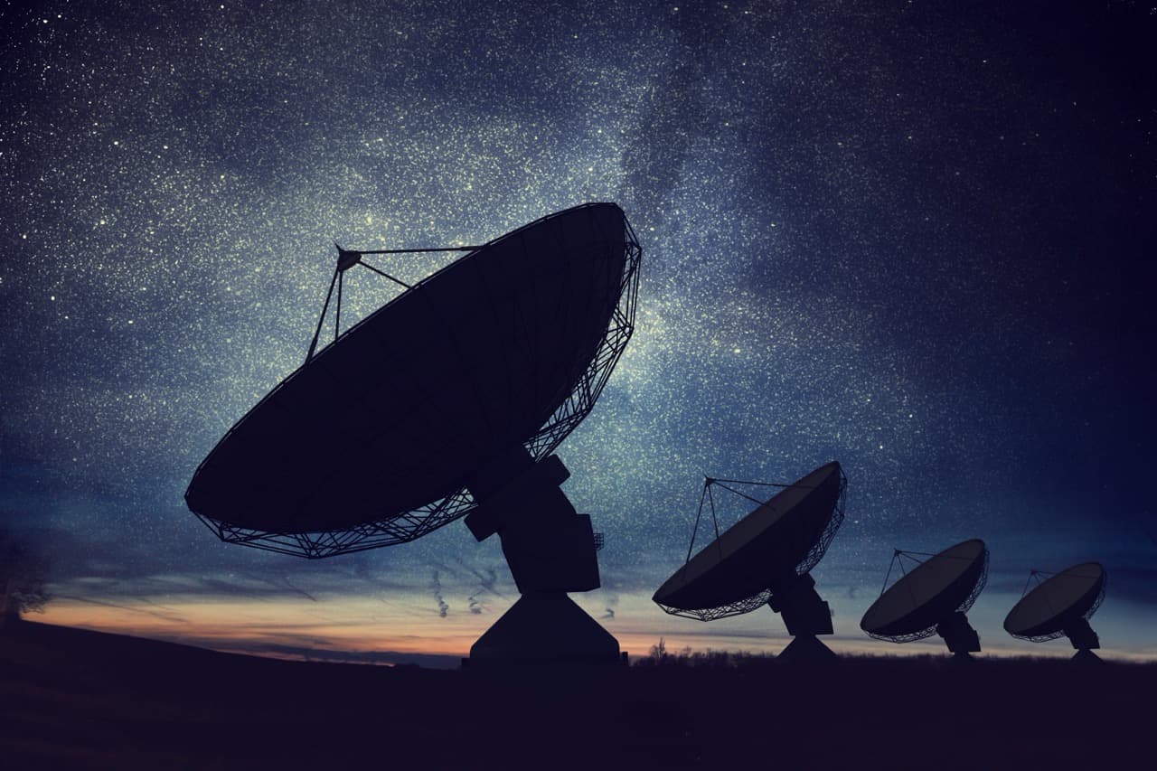 Radio telescopes beneath the Milky Way